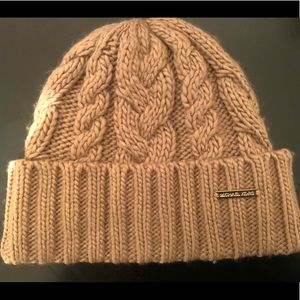 MICHAEL KORS BEANIE BEIGE